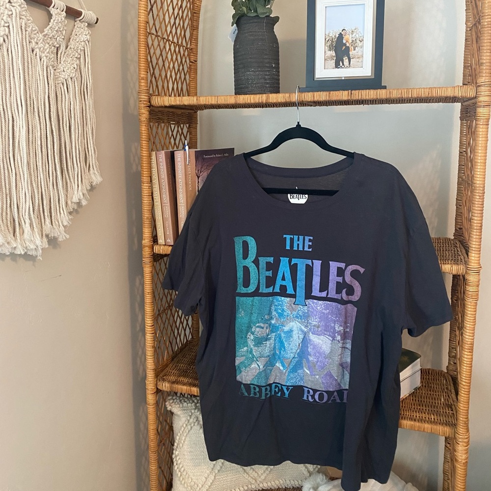 Graphic tee